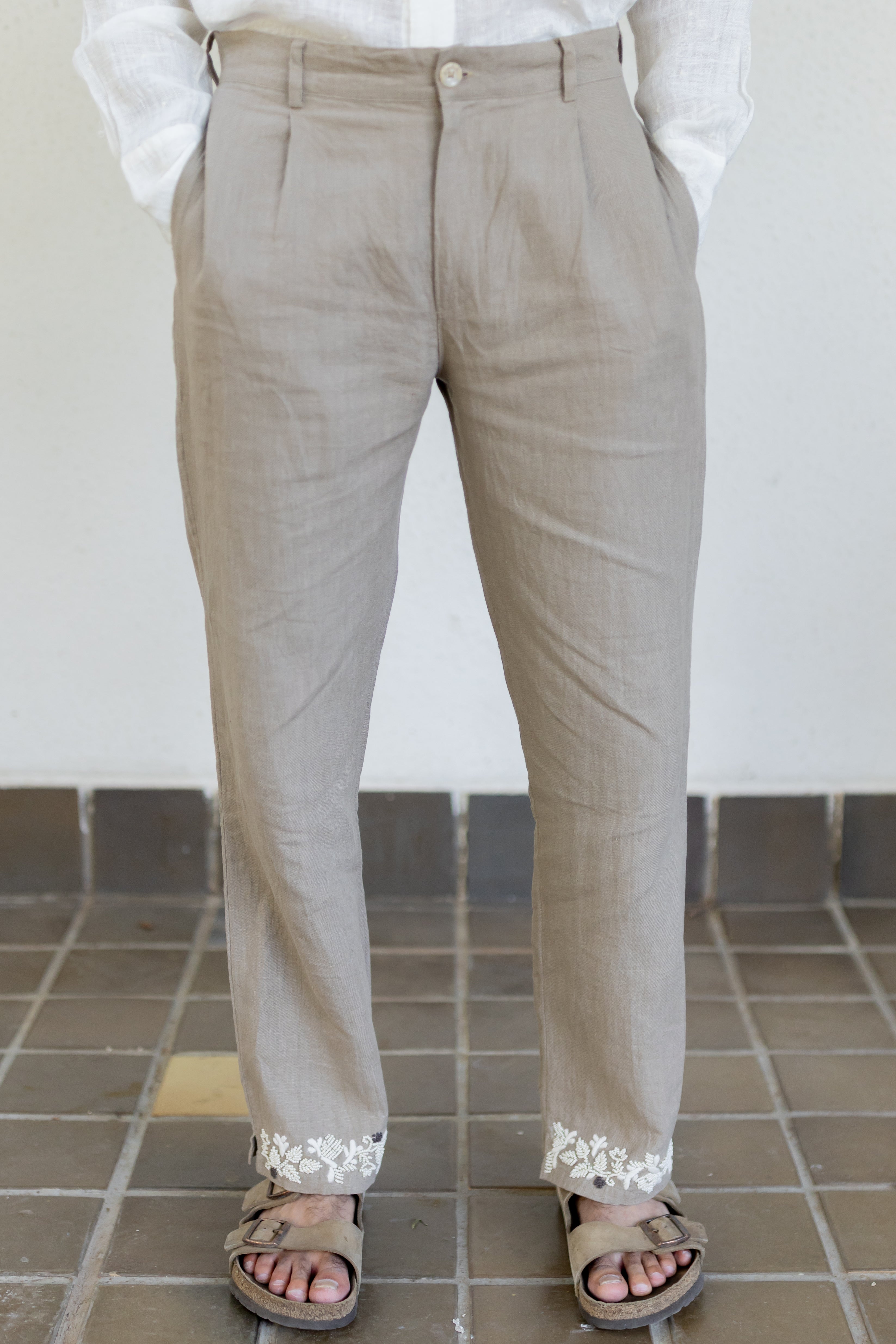 Ecru embroidered trousers