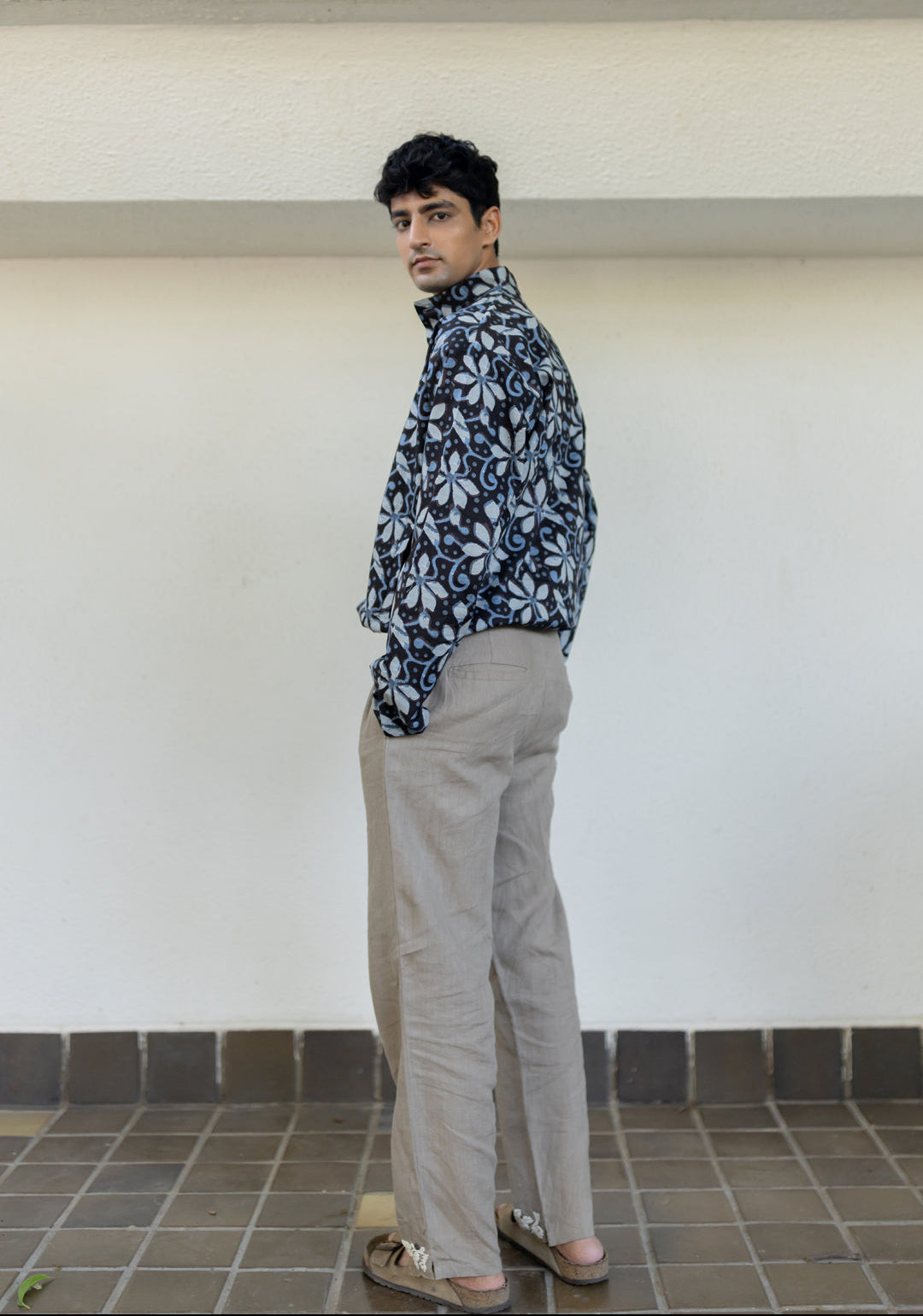 Batik gathered hem shirt